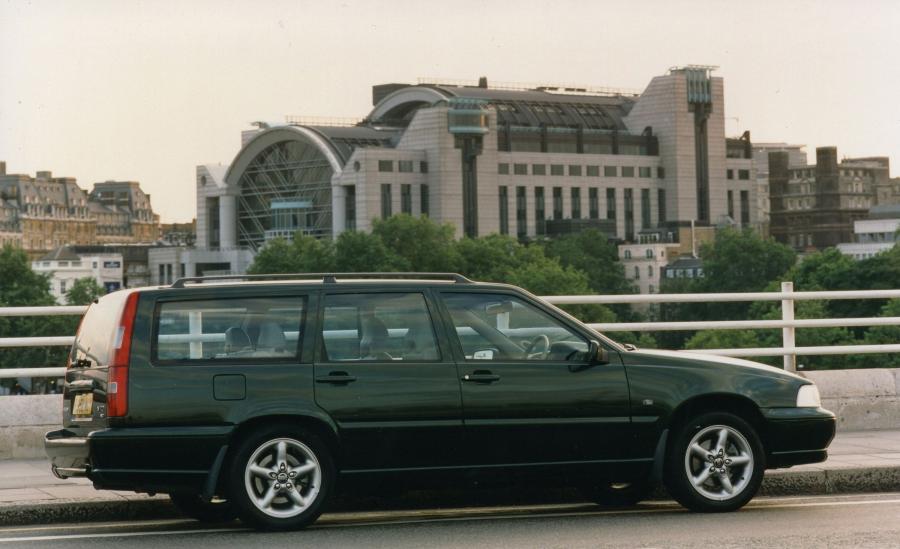  Volvo V70 1997 года  (фото 2 из 8)